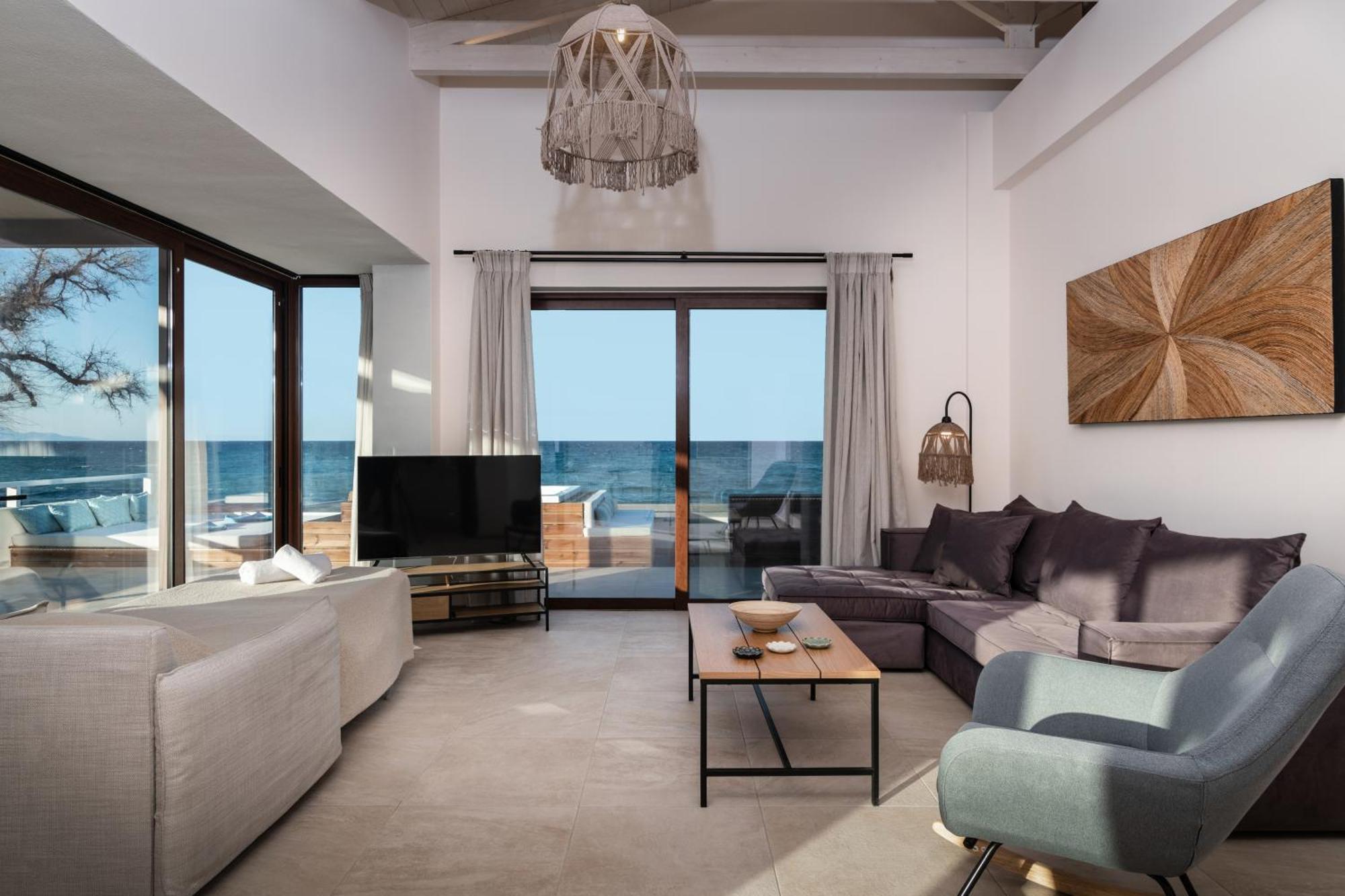 Kavo Seaside Luxury Apartment *